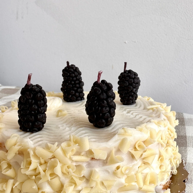 Beeswax Blackberry Birthday Candles: 5