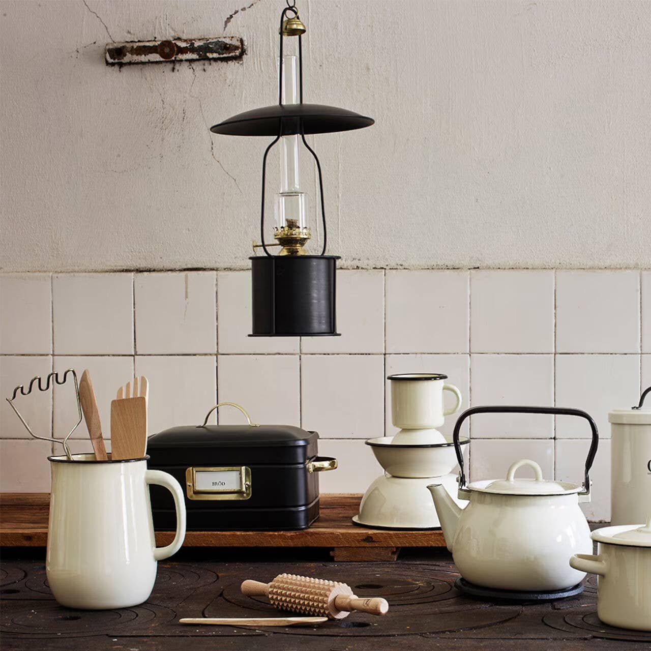 STP - Ivory Vintage Enamel Jug Pitcher